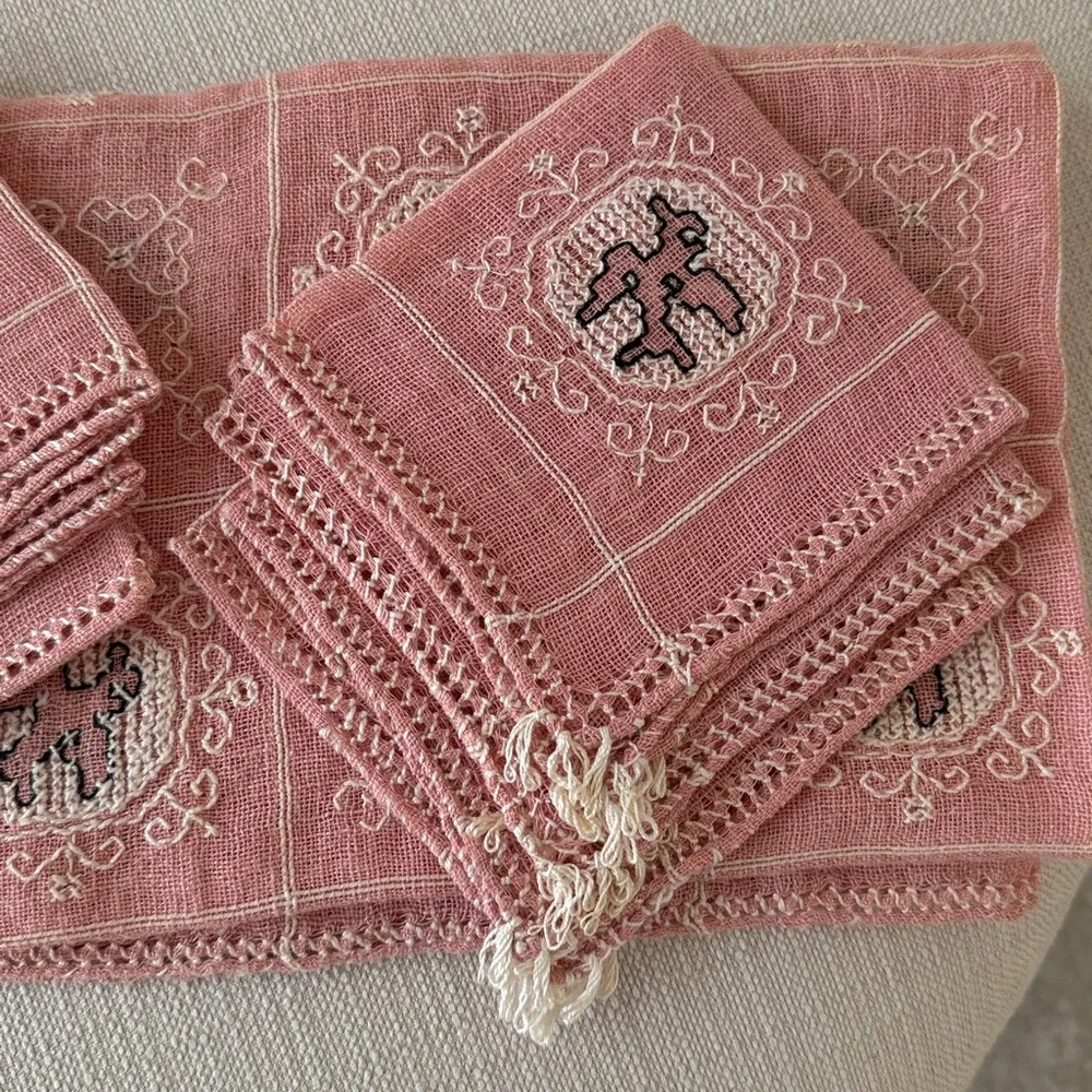 Vintage Italian Linen Handmade Pink Tablecloth and 6 napkins